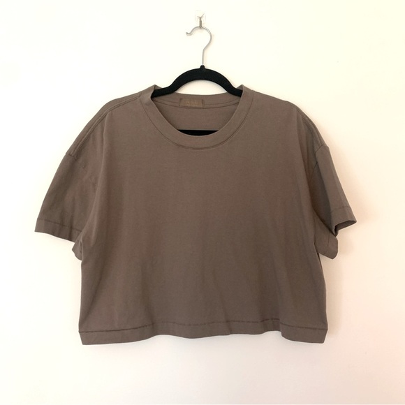 Nuuds Women’s Mocha Cropped Tee Size Large - Picture 1 of 8